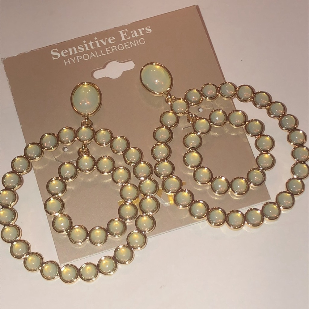 Mix It Gold Tone Huge Opaque Yellow Dangling Boho Earrings - Picture 3 of 5